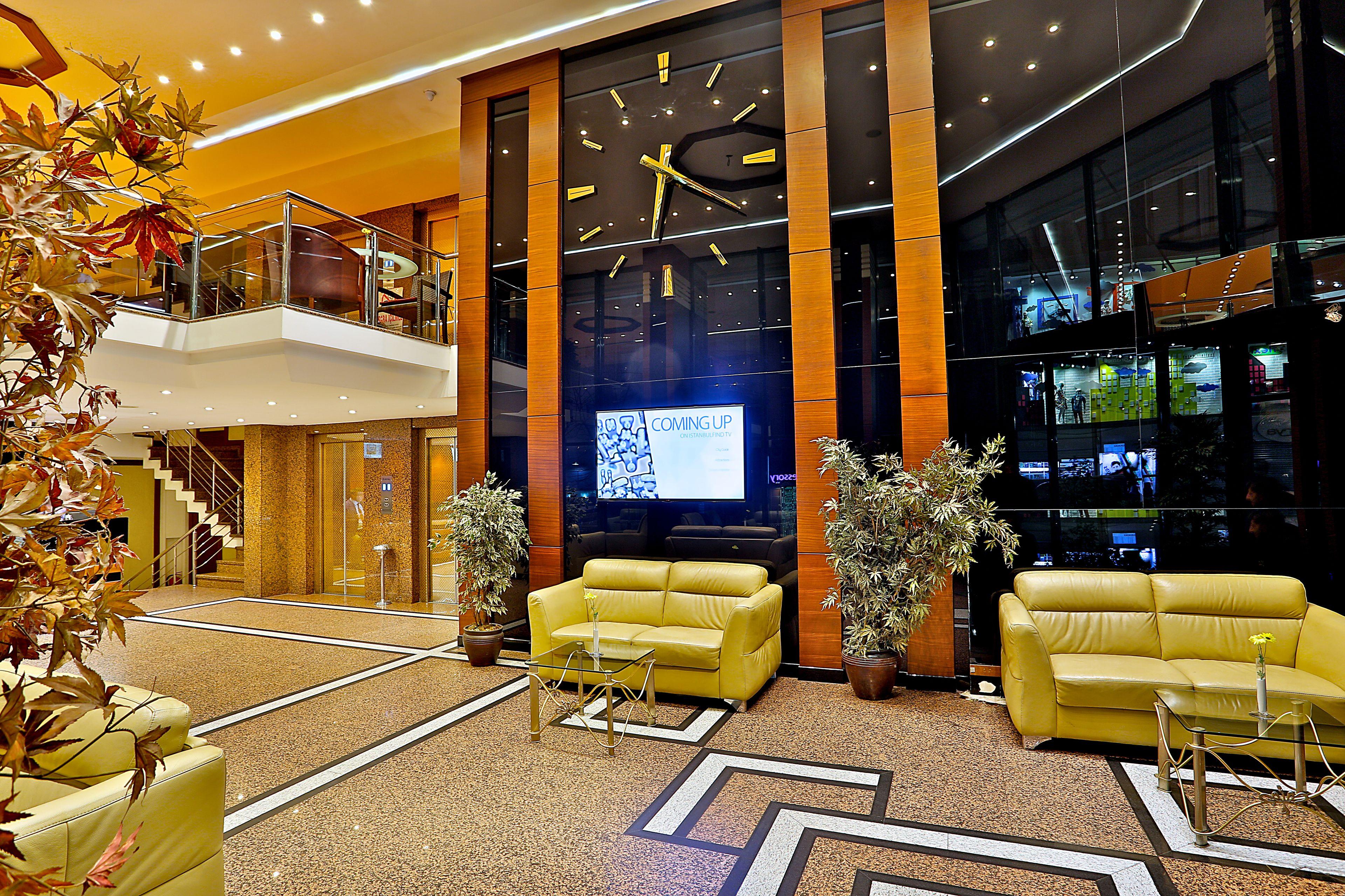 Grand Madrid Hotel — Photos 1
